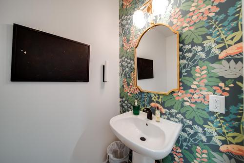 6958  76 Avenue, Edmonton, AB 