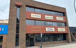 200 410  Stafford Drive S  Lethbridge, AB T1J 2L2