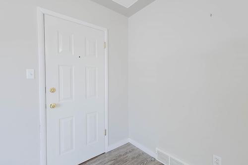 8504  98 Street, Edmonton, AB - Indoor Photo Showing Other Room