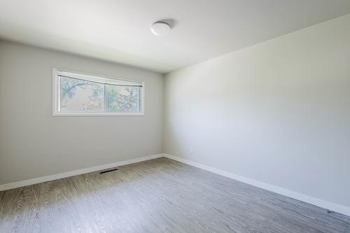 8504  98 Street, Edmonton, AB - Indoor Photo Showing Other Room