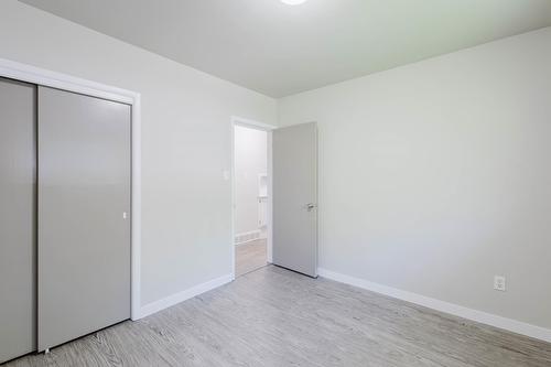 8504  98 Street, Edmonton, AB - Indoor Photo Showing Other Room