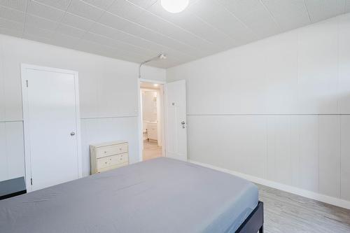 8504  98 Street, Edmonton, AB - Indoor Photo Showing Bedroom