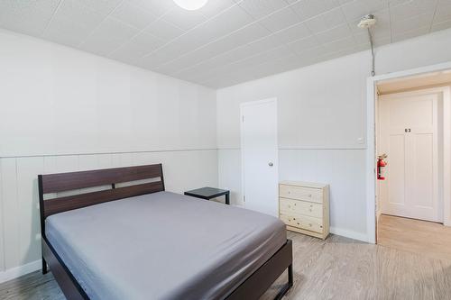 8504  98 Street, Edmonton, AB - Indoor Photo Showing Bedroom