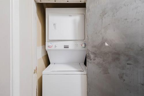 8504  98 Street, Edmonton, AB - Indoor Photo Showing Laundry Room