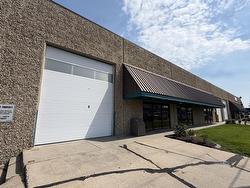 12817 52 street  Edmonton, AB T5A 3P8