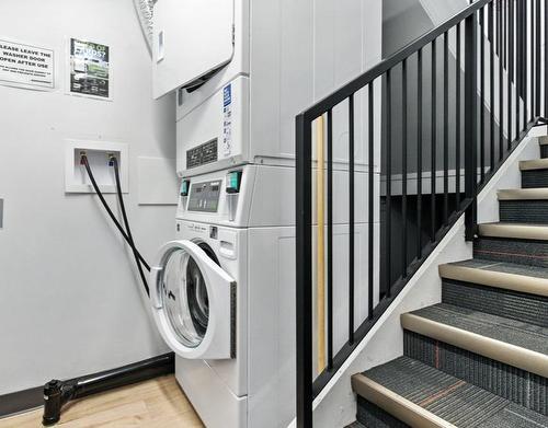 9517  103 Ave Nw, Edmonton, AB - Indoor Photo Showing Laundry Room