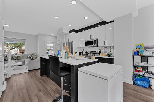 7903  122 Avenue, Edmonton, AB - Indoor Photo Showing Kitchen