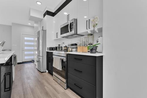 7903  122 Avenue, Edmonton, AB - Indoor Photo Showing Kitchen With Upgraded Kitchen