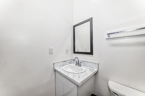 10732  96 Street, Edmonton, AB - Indoor Photo Showing Bathroom