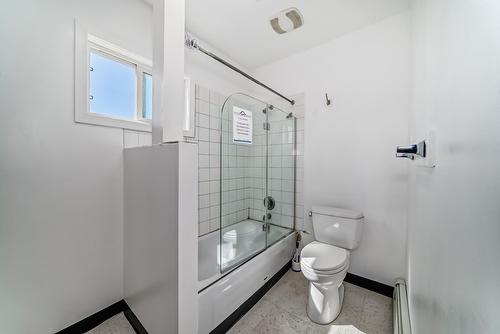 10732  96 Street, Edmonton, AB - Indoor Photo Showing Bathroom