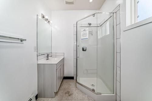 10732  96 Street, Edmonton, AB - Indoor Photo Showing Bathroom