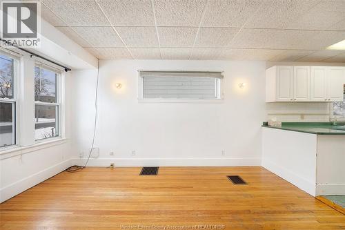 3522 Sandwich Street, Windsor, ON - Indoor Photo Showing Other Room