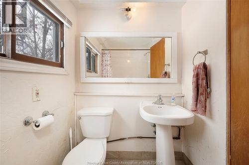 3522 Sandwich Street, Windsor, ON - Indoor Photo Showing Bathroom