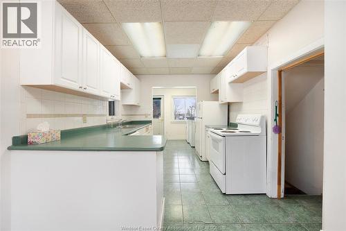 3522 Sandwich Street, Windsor, ON - Indoor Photo Showing Laundry Room