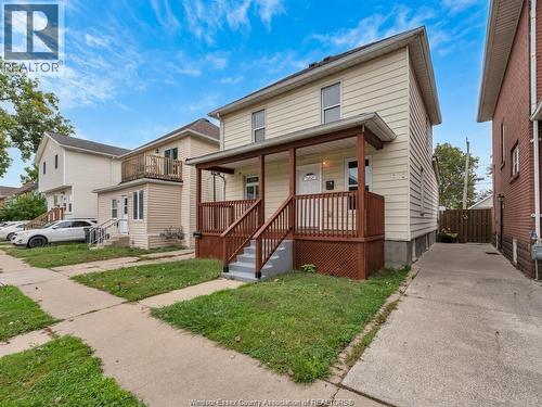 1046 Albert Road, Windsor, ON - Outdoor With Deck Patio Veranda