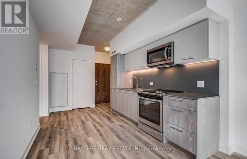 719 - 30 Baseball Place, Toronto, ON - Indoor Photo Showing Kitchen