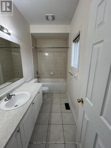 9 Denim Drive, Brampton, ON - Indoor Photo Showing Bathroom