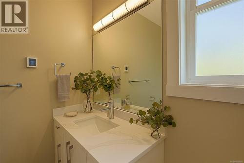 (Prop)Sl1 169 Hunter Way, Ladysmith, BC - Indoor Photo Showing Bathroom