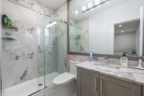 13306 90 Avenue, Surrey, BC - Indoor Photo Showing Bathroom