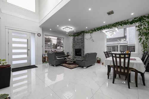 13306 90 Avenue, Surrey, BC - Indoor