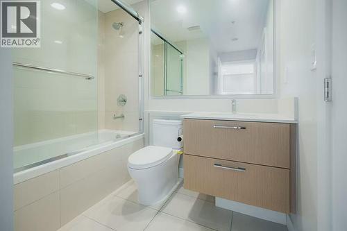 1005 3533 Ross Drive Drive, Vancouver, BC - Indoor Photo Showing Bathroom