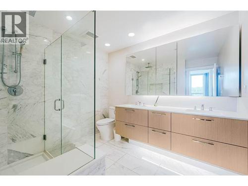 1005 3533 Ross Drive Drive, Vancouver, BC - Indoor Photo Showing Bathroom