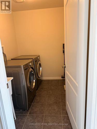 1059 Savoline Boulevard, Milton, ON - Indoor Photo Showing Laundry Room