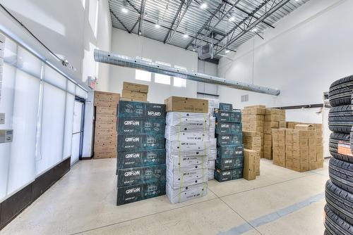 Warehouse - 624 Boul. Industriel, Saint-Eustache, QC 