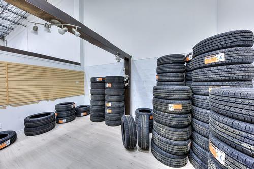 Warehouse - 624 Boul. Industriel, Saint-Eustache, QC 