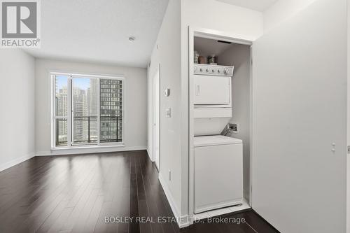 1604 - 4011 Brickstone Mews, Mississauga, ON - Indoor Photo Showing Laundry Room