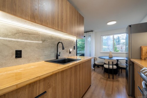 2203-1007 Bowen Rd, Nanaimo, BC - Indoor Photo Showing Kitchen