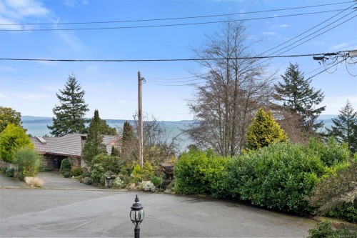 5054 Catalina Terr, Saanich, BC 