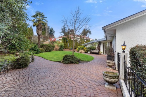 5054 Catalina Terr, Saanich, BC 