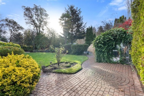 5054 Catalina Terr, Saanich, BC 