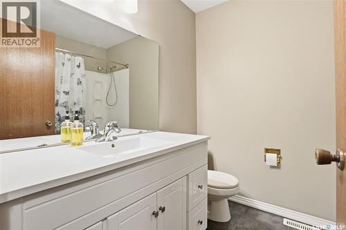 242 Thain Way, Saskatoon, SK - Indoor Photo Showing Bathroom