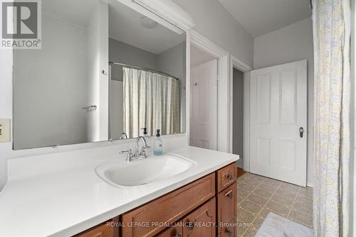 209 Centre Street N, Greater Napanee (Greater Napanee), ON - Indoor Photo Showing Bathroom