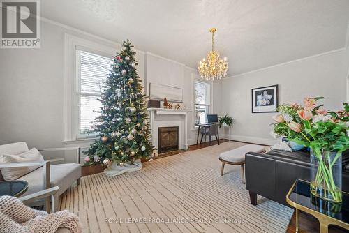 209 Centre Street N, Greater Napanee (Greater Napanee), ON - Indoor Photo Showing Living Room With Fireplace