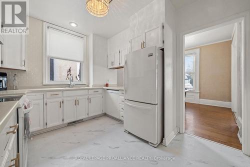 209 Centre Street N, Greater Napanee (Greater Napanee), ON - Indoor Photo Showing Kitchen