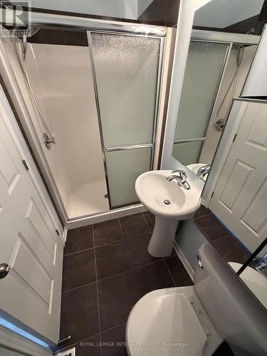 225 Kennevale Drive, Ottawa, ON - Indoor Photo Showing Bathroom