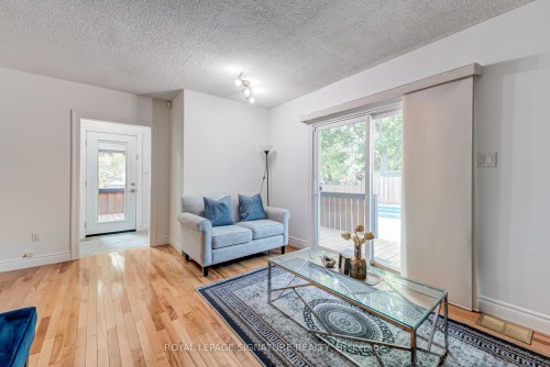 1481 Otis Avenue, Mississauga, ON - Indoor Photo Showing Living Room
