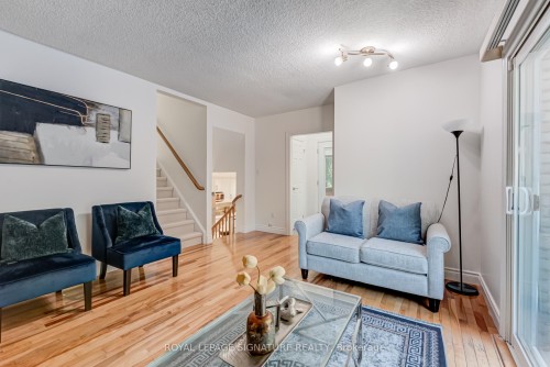 1481 Otis Avenue, Mississauga, ON - Indoor Photo Showing Living Room