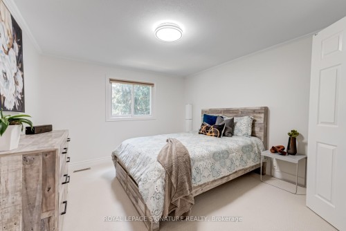 1481 Otis Avenue, Mississauga, ON - Indoor Photo Showing Bedroom