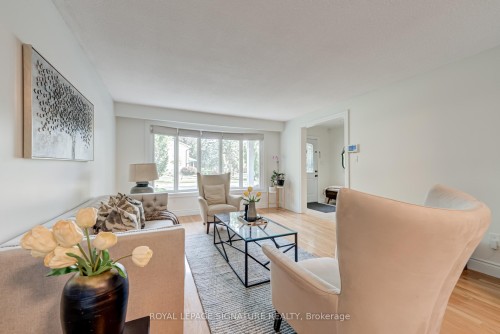 1481 Otis Avenue, Mississauga, ON - Indoor Photo Showing Living Room