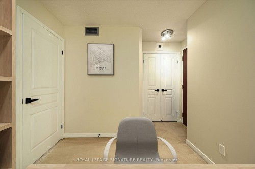 1703-2545 Erin Centre Boulevard, Mississauga, ON - Indoor Photo Showing Office