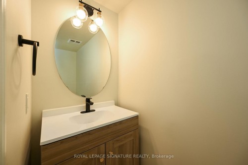 1703-2545 Erin Centre Boulevard, Mississauga, ON - Indoor Photo Showing Bathroom