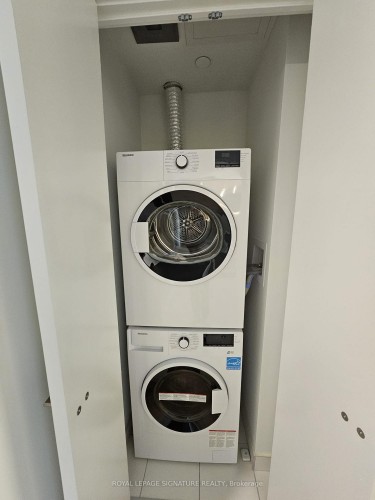 420-1 Fairview Road E, Mississauga, ON - Indoor Photo Showing Laundry Room