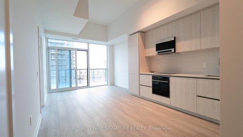 605-120 Broadway Avenue, Toronto, ON - Indoor