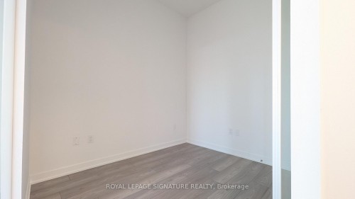 605-120 Broadway Avenue, Toronto, ON - Indoor Photo Showing Other Room