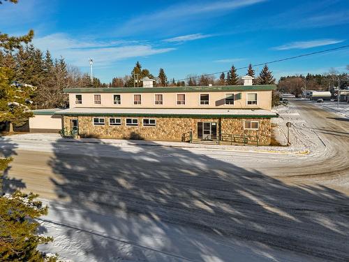 4907  51 St, Breton, AB 