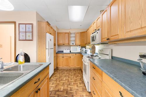 4907  51 St, Breton, AB 